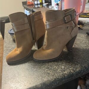 Gianni Bini booties